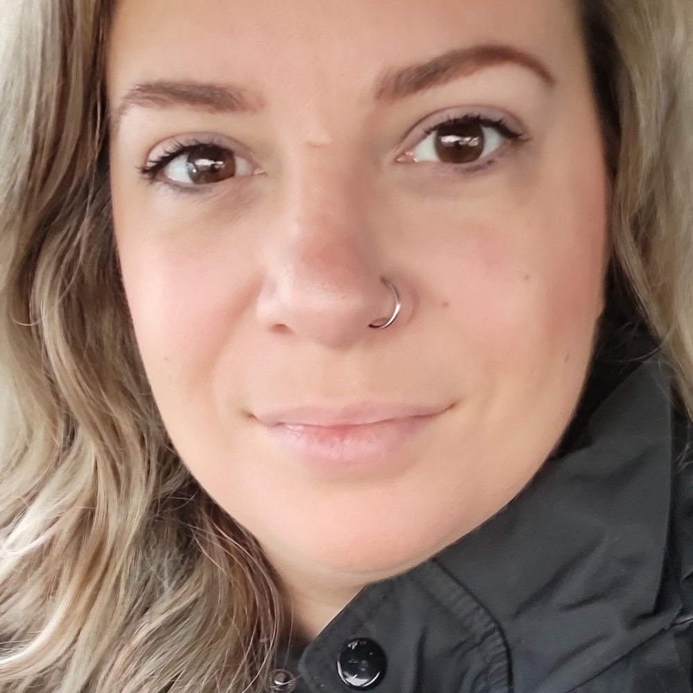 Meet your Posher, Hayley